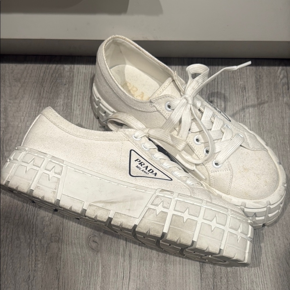 P White Women's Sneakers